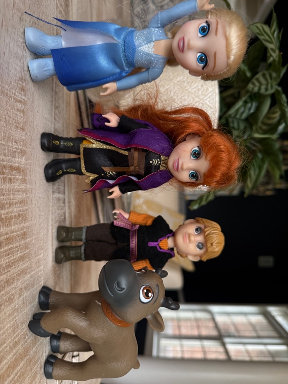 Disney Frozen Mini Doll Set - Elsa, Anna & Friends (Blue, Purple, Brown)